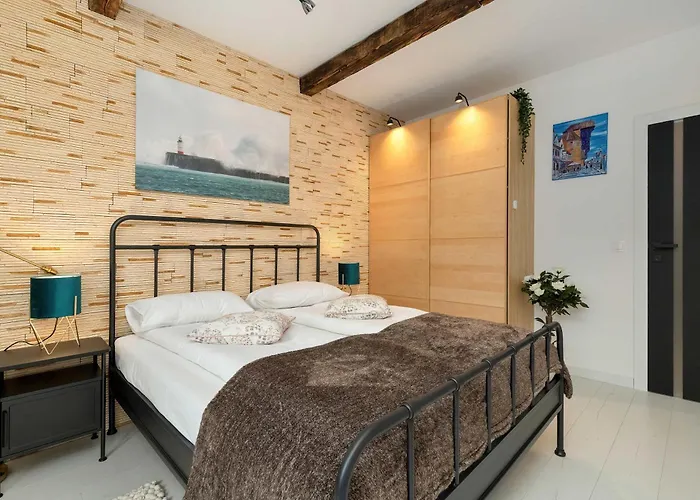 Διαμέρισμα Stylish Pastel With Parking And Balcony In By Renters *