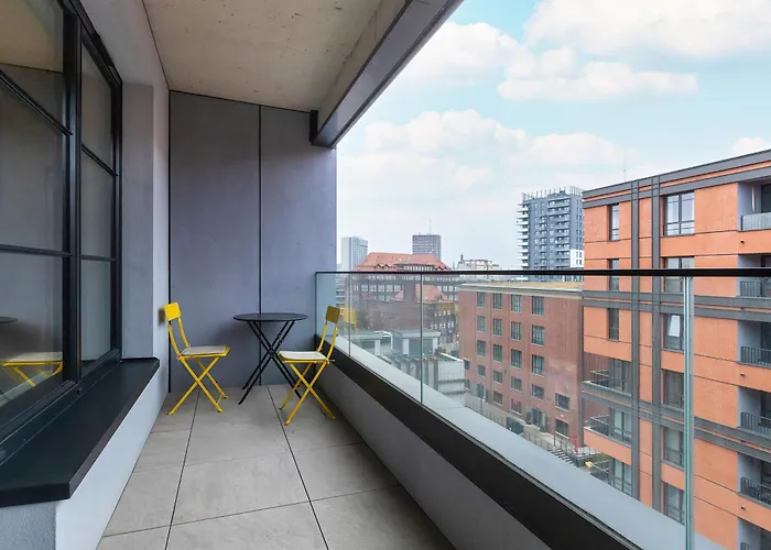 Διαμέρισμα Stylish Pastel With Parking And Balcony In By Renters