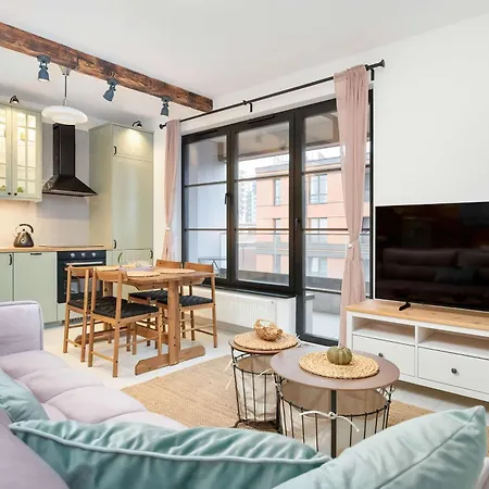 Stylish Pastel With Parking And Balcony In By Renters *