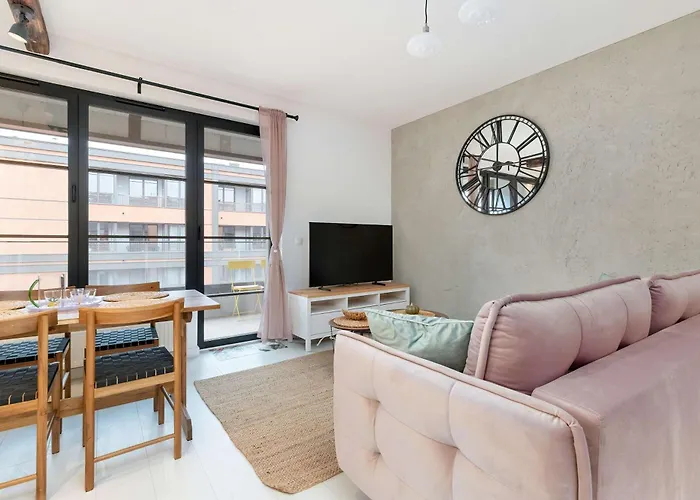 Stylish Pastel With Parking And Balcony In By Renters Daire Gdansk