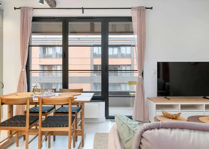 Daire Stylish Pastel With Parking And Balcony In By Renters Gdansk