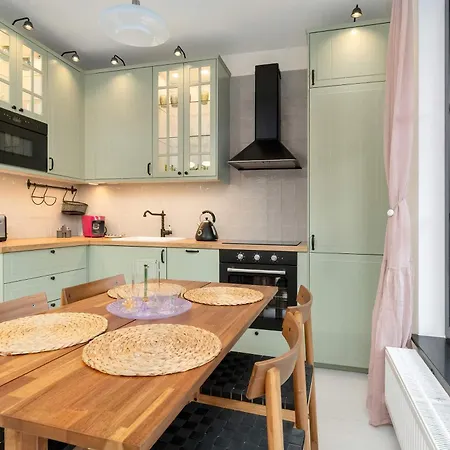 Stylish Pastel With Parking And Balcony In By Renters * Gdaňsk
