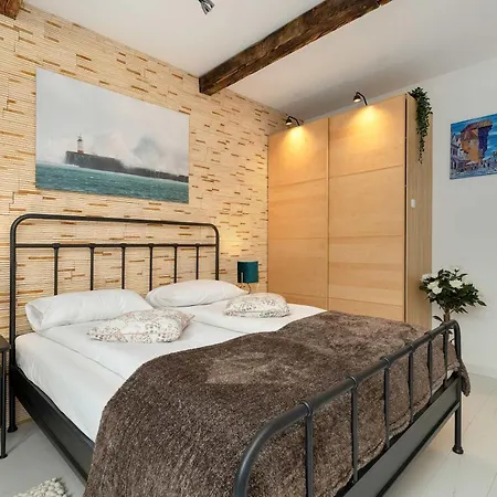 Apartament Stylish Pastel With Parking And Balcony In By Renters *