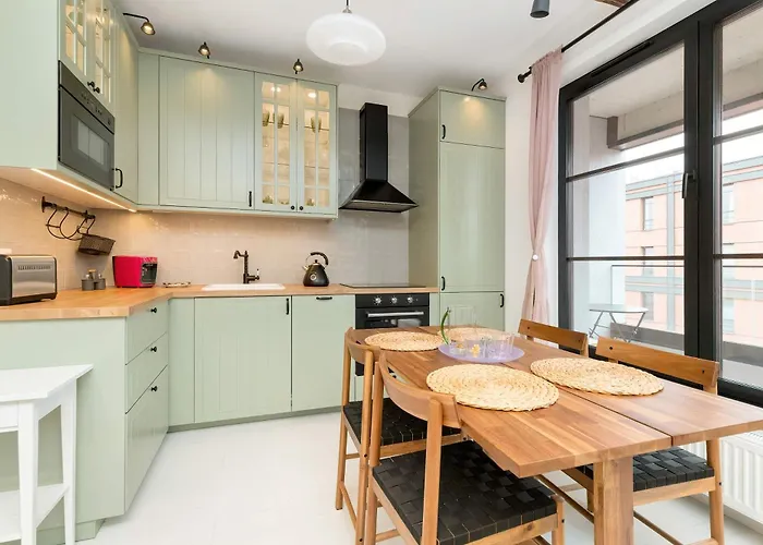 Apartmán Stylish Pastel With Parking And Balcony In By Renters
