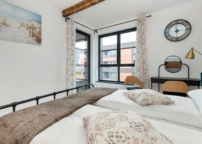 Stylish Pastel With Parking And Balcony In By Renters Apartmán Gdaňsk