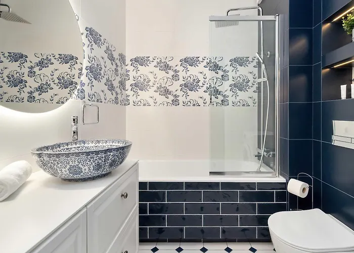 Stylish Pastel With Parking And Balcony In By Renters *